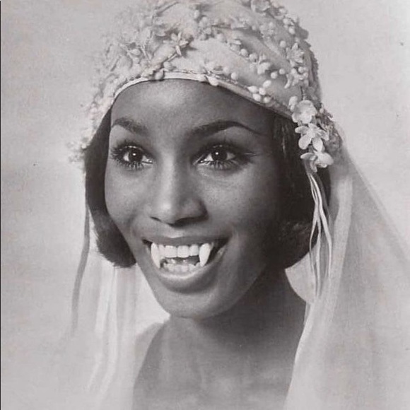 Meet your posher, Deb - Picture 2 of 4